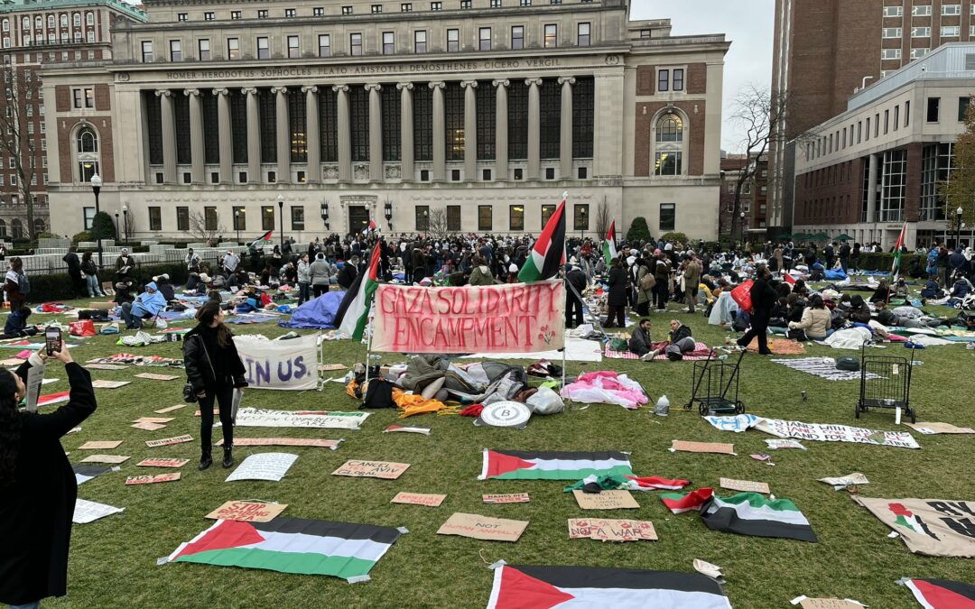 Los estudiantes de la universidad e Columbia acampando en el campus