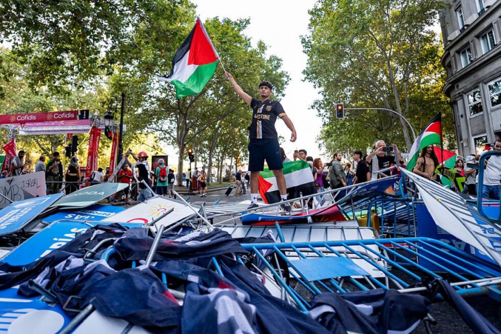 LA VUELTA PARA DETENER EL GENOCIDIO.